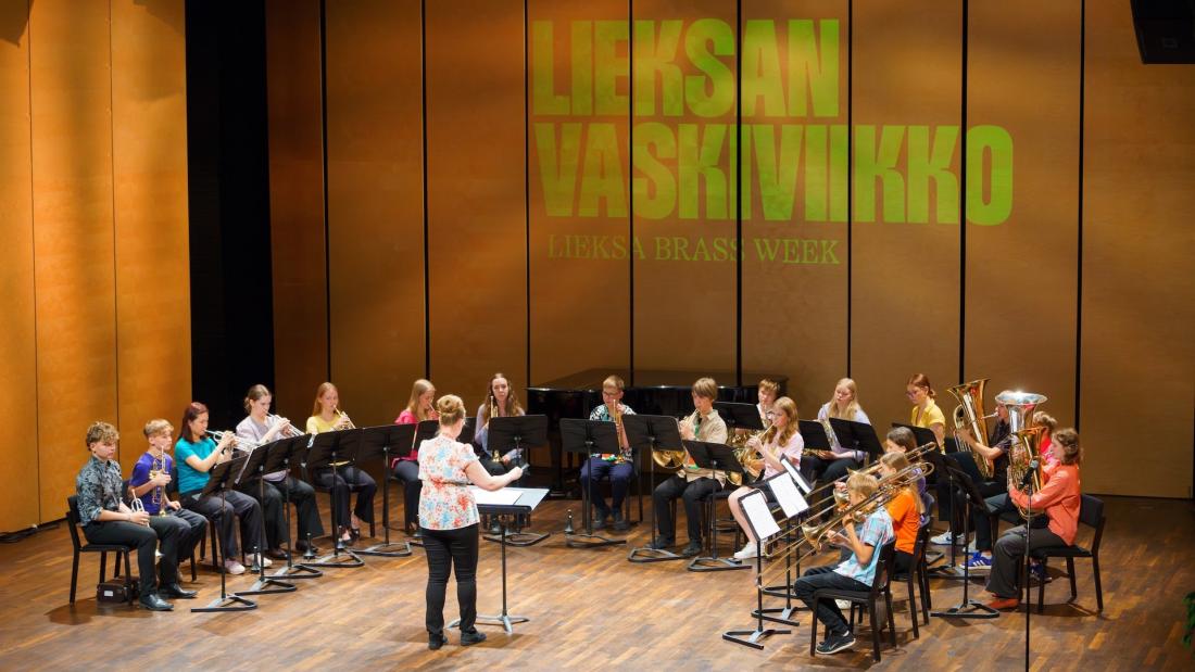 Vaskiakatemia esiintyy Lieksan Vaskiviikolla 2024. Kuva: Ilkka Karppanen