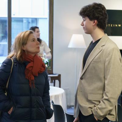Soitonopettaja Liisa Malmivaara ja Maximilian Fagerlund. Kuva: Riku Isohella